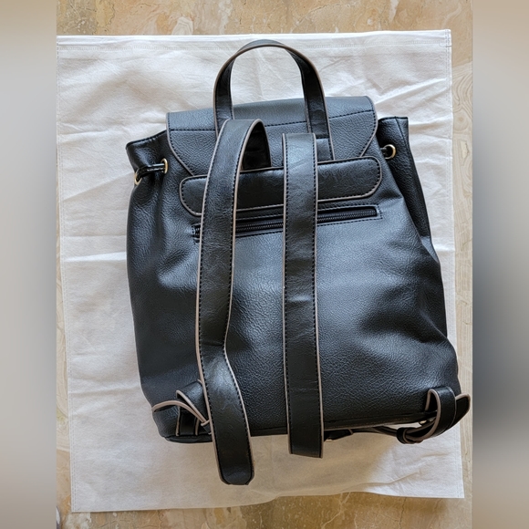 DOCA Backpack - Picture 3 of 16